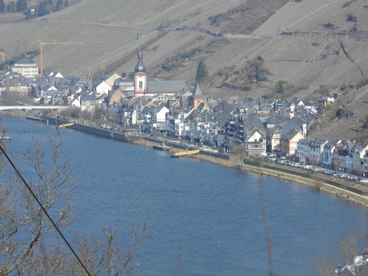 Ferienwohnung "Off Born" Familie Bremm Zell an der Mosel Dış mekan fotoğraf